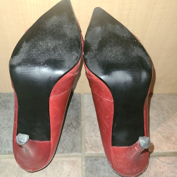 7.5 Red Steve Madden vintage/early 2000s red cut out pumps - Picture 4 of 4